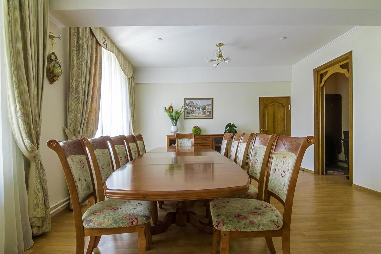 Centralny Hotel Kryvyi Rih Exterior photo