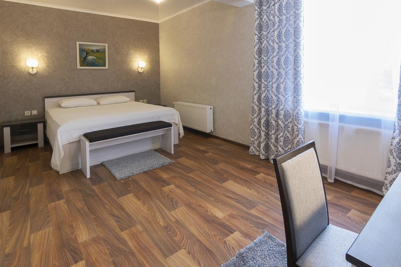 Centralny Hotel Kryvyi Rih Exterior photo