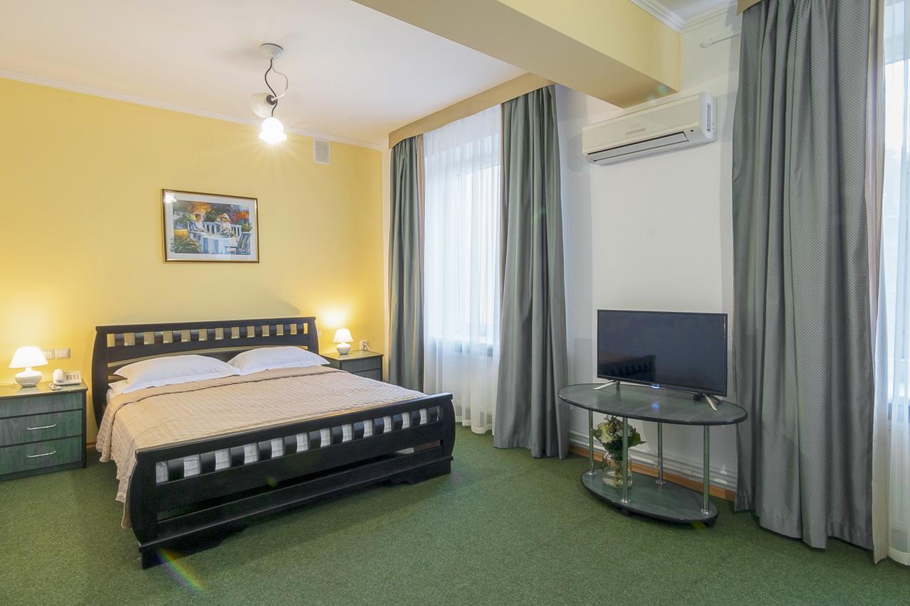 Centralny Hotel Kryvyi Rih Exterior photo