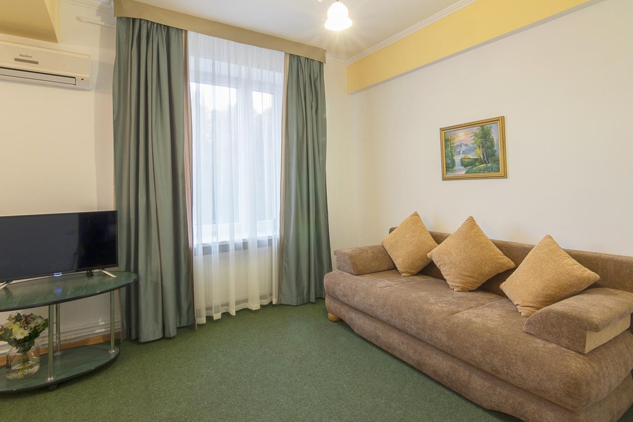 Centralny Hotel Kryvyi Rih Exterior photo
